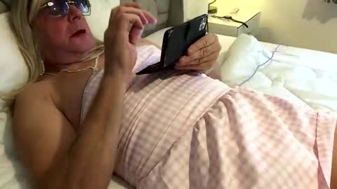 Snapshot of cd_sexy_girlie chatting on 09.17.25 Claire online show from 09.17.25