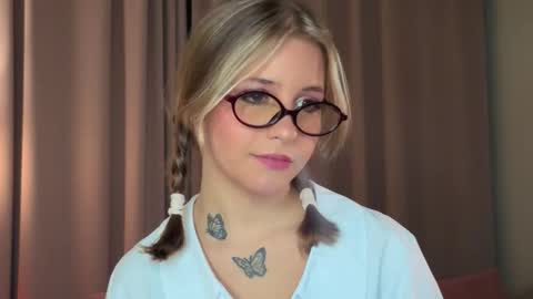 Lina  online show from 03.27.26