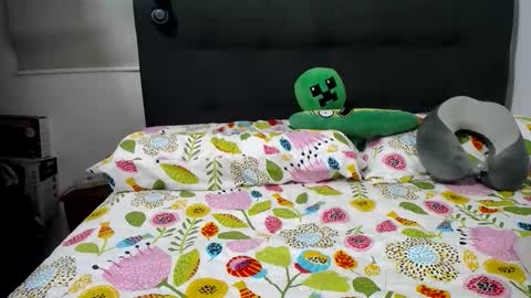 Snapshot of cecihotty4u chatting on 11.26.25 ceci online show from 11.26.25