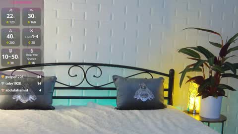 Snapshot of cecillaj chatting on 03.10.25 cecillaj online show from 03.10.25