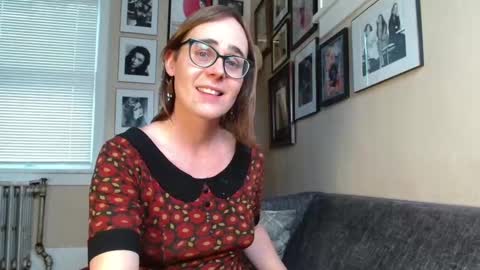 Snapshot of cecilysaintclaire chatting on 02.11.25 Cecily Saint Claire online show from 02.11.25