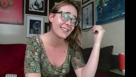 Snapshot of cecilysaintclaire chatting on 11.07.25 Cecily Saint Claire online show from 11.07.25