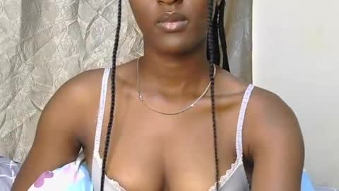 Snapshot of cee_queen chatting on 06.13.26 cee_queen online show from 06.13.26