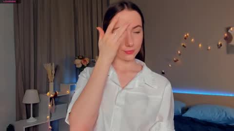 Snapshot of cel1ne_secret chatting on 03.07.25 Josie Manesi online show from 03.07.25