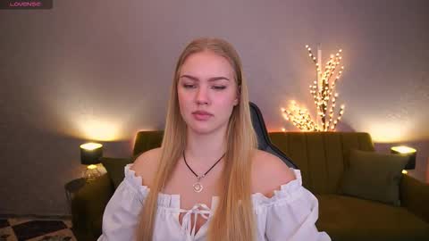 Snapshot of celestenoirr chatting on 11.12.25 celestenoirr online show from 11.12.25