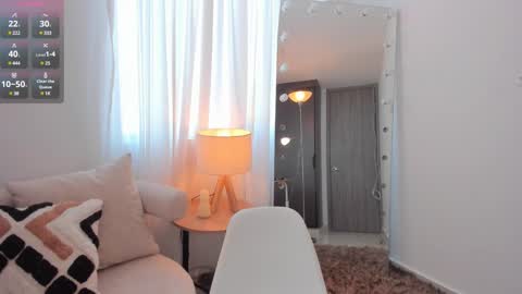 Snapshot of celia_dubois chatting on 02.01.25 Ari online show from 02.01.25