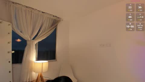 Snapshot of celia_dubois chatting on 11.10.25 Ari online show from 11.10.25