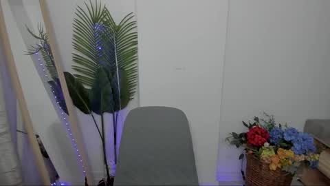 Snapshot of celine_roxelle chatting on 10.10.25 Celine Roxelle online show from 10.10.25