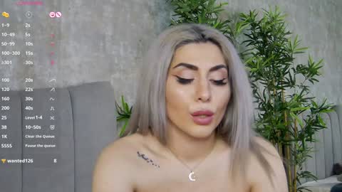 Snapshot of celinemeyerr chatting on 01.21.25 CelineMeyer online show from 01.21.25