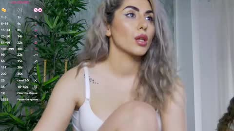 Snapshot of celinemeyerr chatting on 03.07.25 CelineMeyer online show from 03.07.25