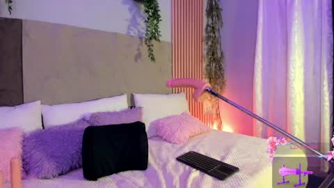 Snapshot of centaurigirls chatting on 04.22.26 Hello guys my name is Sofi and Lizzie and Vanessa online show from 04.22.26