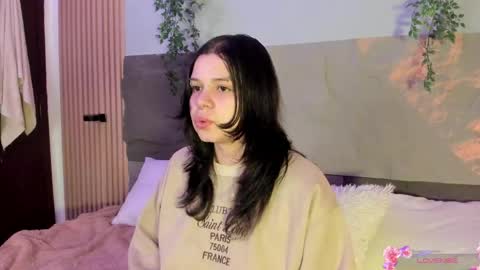 Snapshot of centaurigirls chatting on 04.28.26 Hello guys my name is Sofi and Lizzie and Vanessa online show from 04.28.26