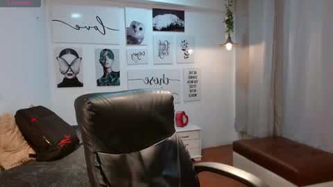 Snapshot of cerokershelby chatting on 11.25.25 Ceroke online show from 11.25.25