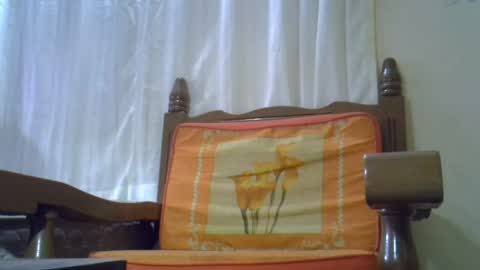 Snapshot of cesar_dant chatting on 12.19.24 Cesar online show from 12.19.24