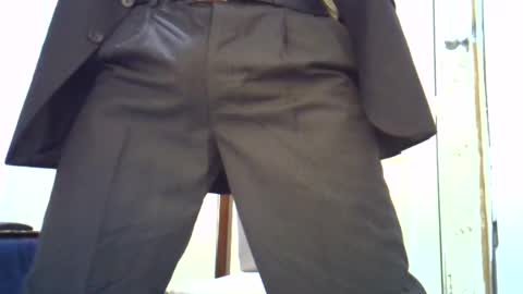 Snapshot of cesar_dant chatting on 01.25.25 Cesar online show from 01.25.25