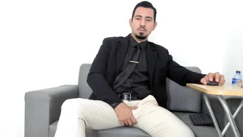 Snapshot of cesar_dant chatting on 09.15.25 Cesar online show from 09.15.25