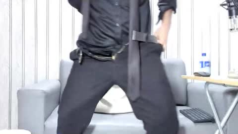 Snapshot of cesar_dant chatting on 11.01.25 Cesar online show from 11.01.25