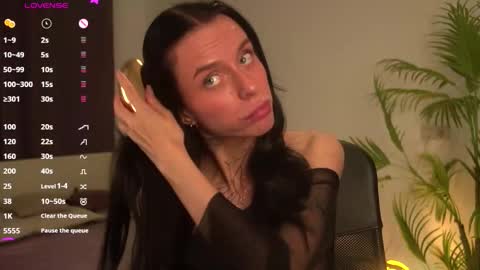 Snapshot of ceserisu chatting on 10.06.25 Casey online show from 10.06.25