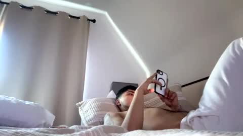 Snapshot of cezarthebreeder chatting on 03.17.26 cezarthebreeder online show from 03.17.26