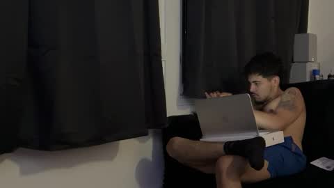 Snapshot of cezarthebreeder chatting on 03.21.26 cezarthebreeder online show from 03.21.26