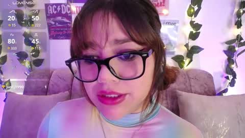 Snapshot of chaarlotte_1 chatting on 09.19.25 charlotte online show from 09.19.25