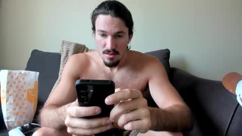 Snapshot of chadpowerz chatting on 04.12.26 Lydong online show from 04.12.26