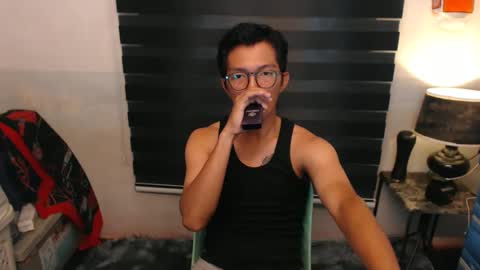 Snapshot of chaelshiecumsalot chatting on 12.16.24 ChaelskieCumMachine online show from 12.16.24