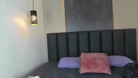 Snapshot of chaneladamss_ chatting on 01.30.25 C H A N E L online show from 01.30.25