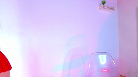 Snapshot of chaneladamss_ chatting on 10.18.25 C H A N E L online show from 10.18.25