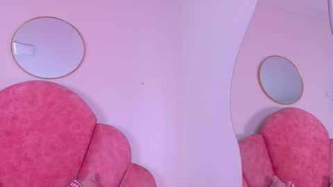 Snapshot of chaneladamss_ chatting on 11.15.25 C H A N E L online show from 11.15.25