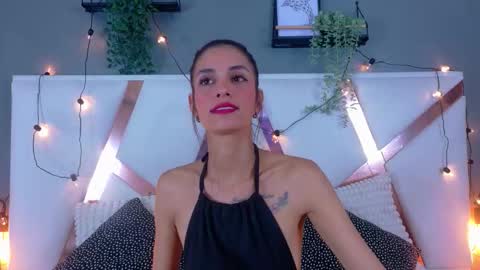 Snapshot of chaneladamss_ chatting on 11.22.25 C H A N E L online show from 11.22.25