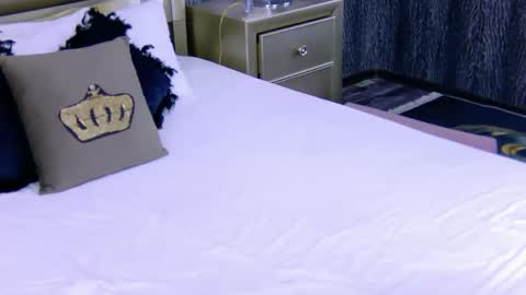 Snapshot of chanelledy1 chatting on 11.19.25 chanelledy1 online show from 11.19.25