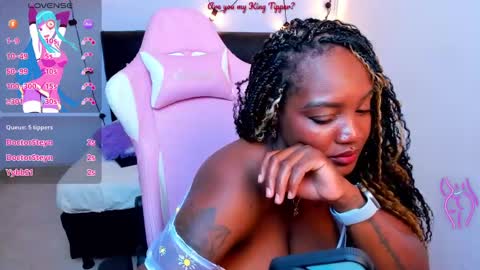 Snapshot of channel_brunette chatting on 01.24.25 Chanel online show from 01.24.25