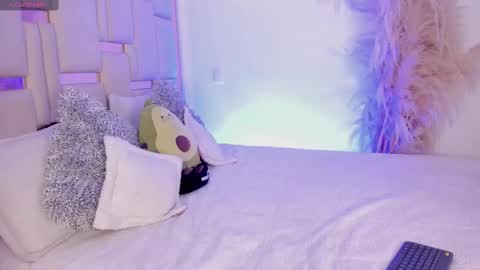 Snapshot of channel_kox chatting on 09.16.25 x online show from 09.16.25