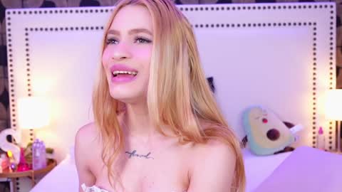 Snapshot of channelangeless chatting on 01.02.25 Channelangeless online show from 01.02.25