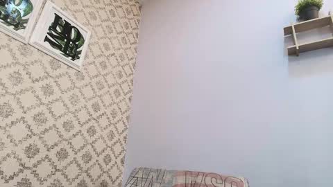 Raquel  online show from 02.17.25