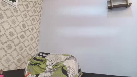 Raquel  online show from 02.24.25