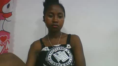 Snapshot of chantale483461 chatting on 04.19.26 chantale483461 online show from 04.19.26