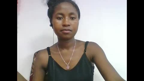 Snapshot of chantale483461 chatting on 04.19.26 chantale483461 online show from 04.19.26