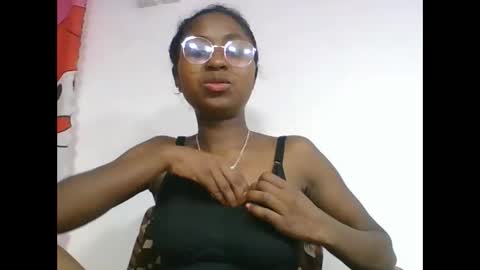 Snapshot of chantale483461 chatting on 05.03.26 chantale483461 online show from 05.03.26