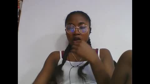 Snapshot of chantale483461 chatting on 05.12.26 chantale483461 online show from 05.12.26