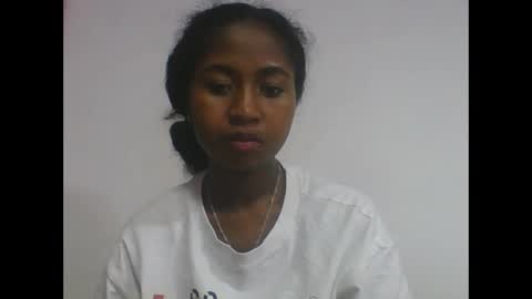 Snapshot of chantale483461 chatting on 05.25.26 chantale483461 online show from 05.25.26