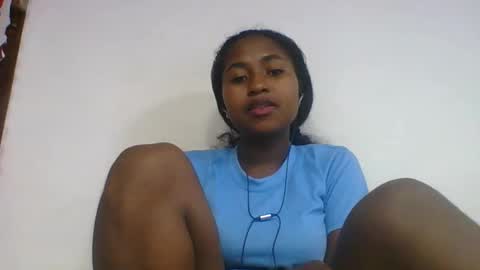 Snapshot of chantale483461 chatting on 05.26.26 chantale483461 online show from 05.26.26
