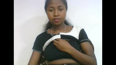 Snapshot of chantale483461 chatting on 05.28.26 chantale483461 online show from 05.28.26