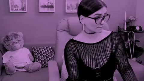 The Queen online show from 04.17.26