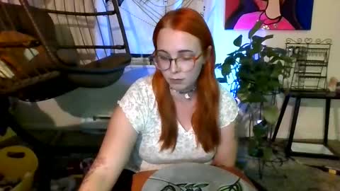 Snapshot of chaosfairyart chatting on 10.21.25 chaosfairyart online show from 10.21.25