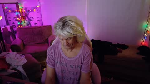 Snapshot of charli_girl chatting on 12.03.24 Charli online show from 12.03.24