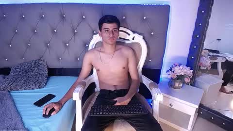 Snapshot of charlie_cock_ chatting on 10.09.25 Charlie online show from 10.09.25