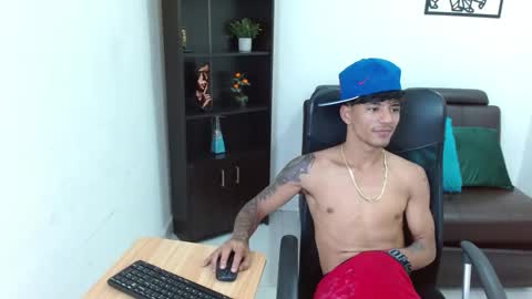 Snapshot of charlie_oconnor chatting on 12.20.24 Charlie oconnor online show from 12.20.24