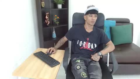 Snapshot of charlie_oconnor chatting on 01.12.25 Charlie oconnor online show from 01.12.25